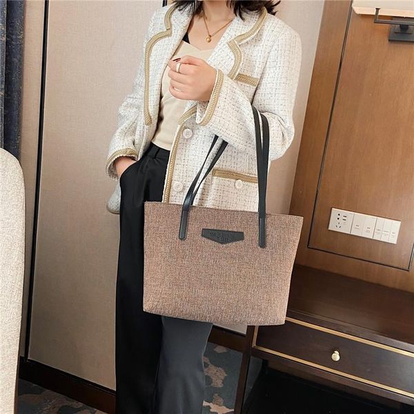 simple and versatile zipper handbags street trend linen hit color women's casual shoulder bag large capacity shopping bags cross body
simple and versatile zipper handbags street trend linen hit color women's casual shoulder bag large capacity shopping bags cross body