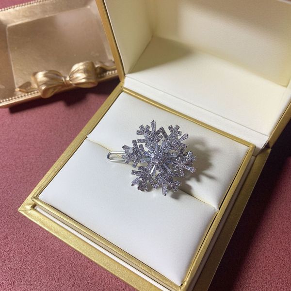 korean women's hairpin clip sen series word rotating snowflake side sweet banger female, Golden;silver
korean women's hairpin clip sen series word rotating snowflake side sweet banger female, Golden;silver