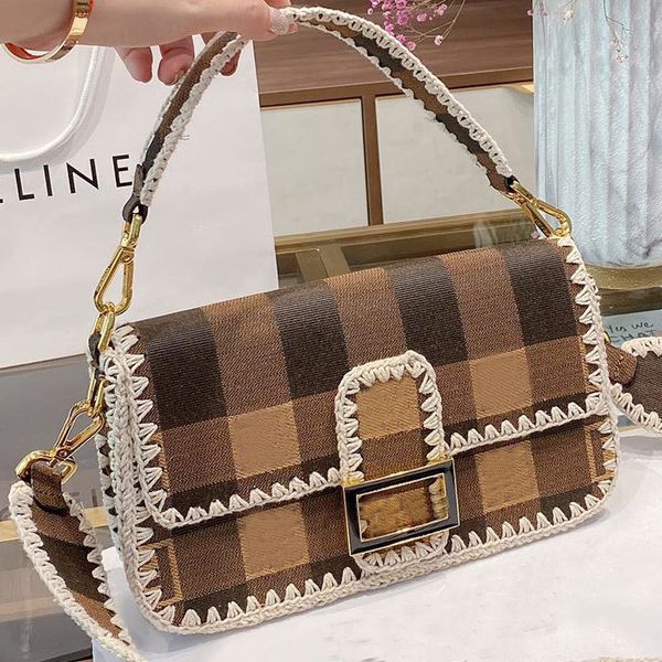canvas portable messenger crossbody bag patchwork color flip retro style embroidery shoulder strap hasp women purse, Red;black
canvas portable messenger crossbody bag patchwork color flip retro style embroidery shoulder strap hasp women purse, Red;black