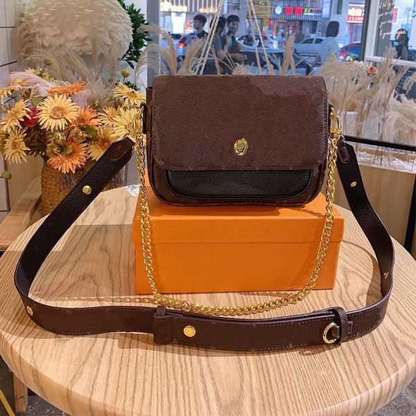 deisgner lockme tender crossbody bag women luxurys fashion shoulder strap handbag wallet tote card holder classic purse
deisgner lockme tender crossbody bag women luxurys fashion shoulder strap handbag wallet tote card holder classic purse