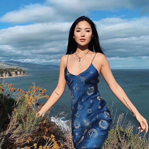 casual dresses halter dress fashion sun print female satin v-neck strap constellation blue women's chic, Black;gray
casual dresses halter dress fashion sun print female satin v-neck strap constellation blue women's chic, Black;gray
