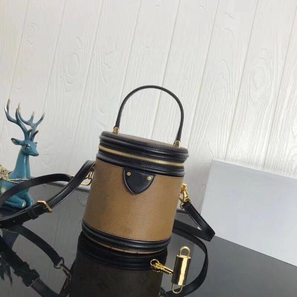 classic women cylinder mini beauty case grooming essential with leather strap large capacity easy to carry can be packed into the travelling
classic women cylinder mini beauty case grooming essential with leather strap large capacity easy to carry can be packed into the travelling