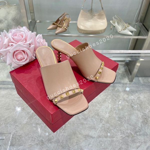 2022 women sandal high heels patent ankle strap pump studs shoes genuine leather dress shoes party shoes size35-42, Black;red
2022 women sandal high heels patent ankle strap pump studs shoes genuine leather dress shoes party shoes size35-42, Black;red