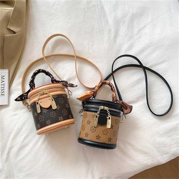 portable retro girls crossbody high-capacity bag winter designers messenger bucket bag one-shoulder cylinder patchwork handbags pu leather b, Black
portable retro girls crossbody high-capacity bag winter designers messenger bucket bag one-shoulder cylinder patchwork handbags pu leather b, Black