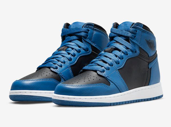 2022 authentic 1 high og dark marina blue black-white shoes men women outdoor sports sneakers with original box 555088-404
2022 authentic 1 high og dark marina blue black-white shoes men women outdoor sports sneakers with original box 555088-404