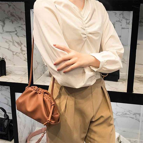 2021 guangzhou bag women's cloud pleated one shoulder slung leather cowhide am axigo same luxuryss designerss yw
2021 guangzhou bag women's cloud pleated one shoulder slung leather cowhide am axigo same luxuryss designerss yw