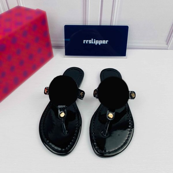 famous women sandals hollow logo flat slippers sandals shoes slipper woman casual flip-flops 35-43, Black
famous women sandals hollow logo flat slippers sandals shoes slipper woman casual flip-flops 35-43, Black