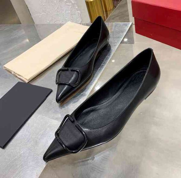 v-button flat bottom v right pointed metal drill button leather shallow mouth single shoes casual women's, Black
v-button flat bottom v right pointed metal drill button leather shallow mouth single shoes casual women's, Black
