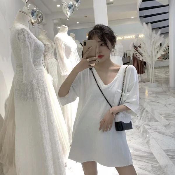 women's t-shirt 300 jin fat mm2021 large size loose belly covering v-neck split length solid short sleeve for female, White
women's t-shirt 300 jin fat mm2021 large size loose belly covering v-neck split length solid short sleeve for female, White
