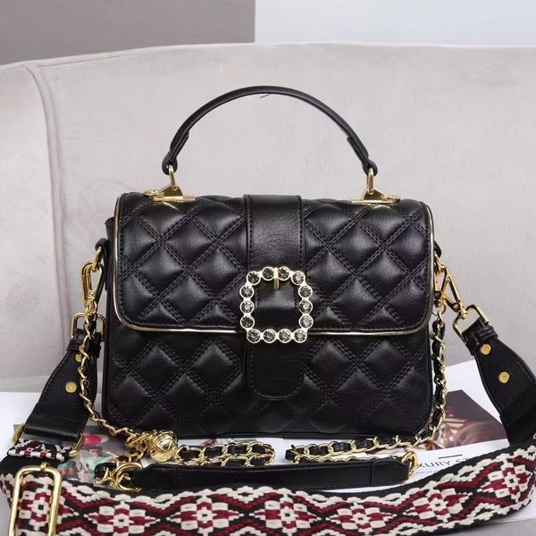 factory direct sale 75% off female 2021 new autumn and winter real leather high sense single shoulder messenger small square bags 
factory direct sale 75% off female 2021 new autumn and winter real leather high sense single shoulder messenger small square bags