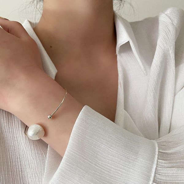 bangle gaku 2021 korean natural pearl bracelet temperament niche design sense versatile girlfriend gift ladies jewelry, Black
bangle gaku 2021 korean natural pearl bracelet temperament niche design sense versatile girlfriend gift ladies jewelry, Black