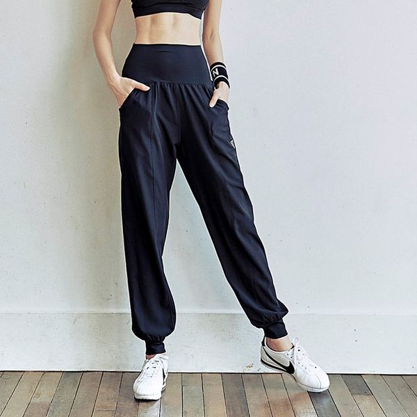 professional sports yoga pants women's high waist gym training pants thin loose capris slim spring autumn, Black;white
professional sports yoga pants women's high waist gym training pants thin loose capris slim spring autumn, Black;white