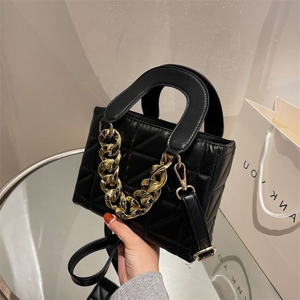 dai fei bag fashion chain portable women's foreign style texture single shoulder bag fashion messenger
dai fei bag fashion chain portable women's foreign style texture single shoulder bag fashion messenger