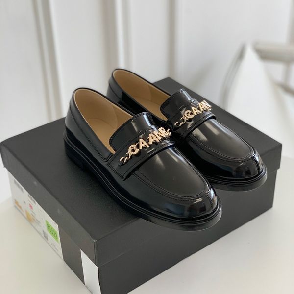 lefu shoes 2021 new letters patent leather chain small british style one foot single, Black
lefu shoes 2021 new letters patent leather chain small british style one foot single, Black