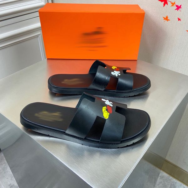 2021 slipper designer slide summer sandals fashion men beach indoor flat flip flops leather luxurys shoes mens slippers with box size 39-45, Black
2021 slipper designer slide summer sandals fashion men beach indoor flat flip flops leather luxurys shoes mens slippers with box size 39-45, Black