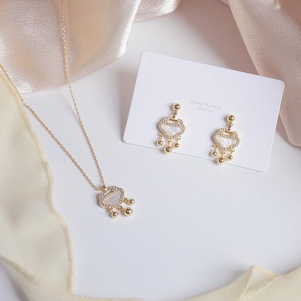 earrings & necklace 2021 fashion brand jewelry set elegant crystal heart tassel stud for women delicate zirconia charm choker necklaces, Silver
earrings & necklace 2021 fashion brand jewelry set elegant crystal heart tassel stud for women delicate zirconia charm choker necklaces, Silver