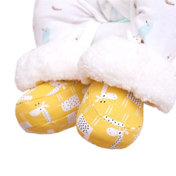 first walkers baby cotton shoes winter lamb thickened 0-1 year old infant born soft-soled warm foot protect snowfield toddler boots
first walkers baby cotton shoes winter lamb thickened 0-1 year old infant born soft-soled warm foot protect snowfield toddler boots