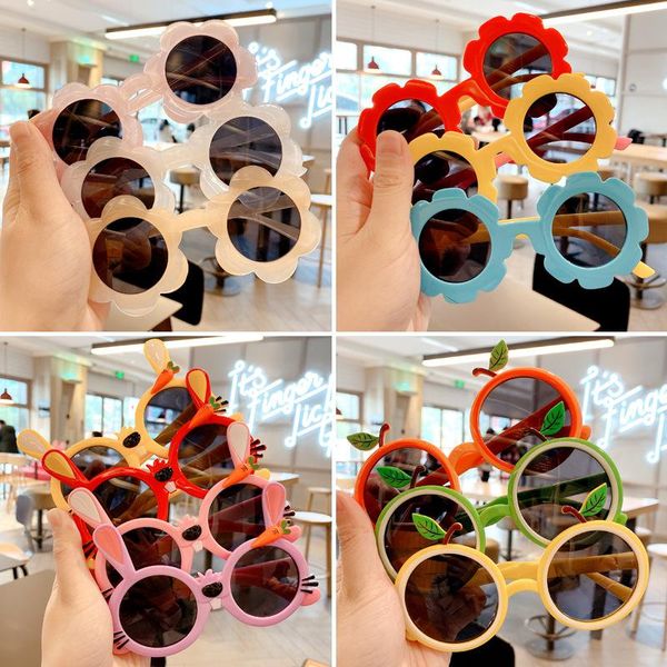 sunglasses raindo 2021 children cute cartoon flower heart kids round glasses baby fashion colors boys girls eyewear, White;black
sunglasses raindo 2021 children cute cartoon flower heart kids round glasses baby fashion colors boys girls eyewear, White;black