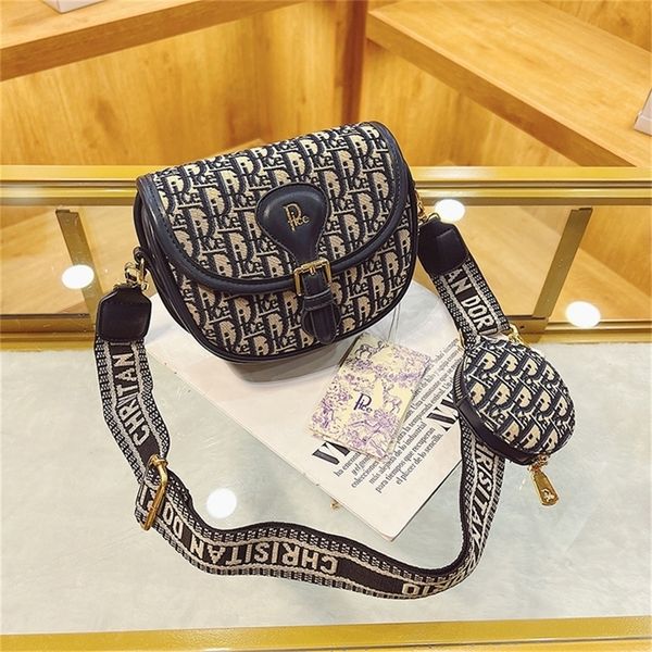 outlet sale 80% off small feminine 2022 new leisure net red messenger women's ins fashion atmosphere one shoulder saddle bag wholesale
outlet sale 80% off small feminine 2022 new leisure net red messenger women's ins fashion atmosphere one shoulder saddle bag wholesale