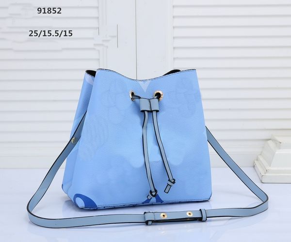 women shoulder bag chest pack lady tote chains handbag presbyopic purse messenger bags handbags purses
women shoulder bag chest pack lady tote chains handbag presbyopic purse messenger bags handbags purses