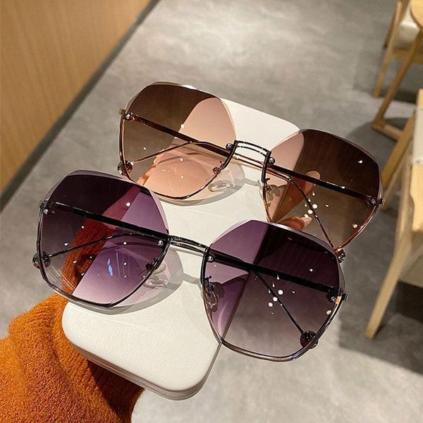 sunglasses luxury rimless women fashion gradient vintage lady clear lens glasses brand design sun female shades uv400, White;black
sunglasses luxury rimless women fashion gradient vintage lady clear lens glasses brand design sun female shades uv400, White;black