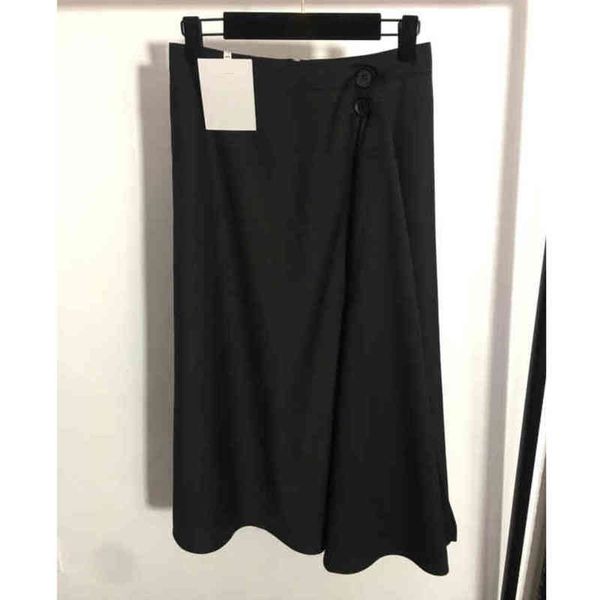22ss classic designer women clothing simple mid length skirt solid color high waist pleated skirt casual brand logo webbing party dress 5a q, Black;gray
22ss classic designer women clothing simple mid length skirt solid color high waist pleated skirt casual brand logo webbing party dress 5a q, Black;gray