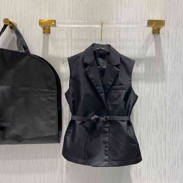 tee Luxury Design Spring Summer 2021 Sleeveless Nylon Belted Gothic Street Style Vest, White
tee Luxury Design Spring Summer 2021 Sleeveless Nylon Belted Gothic Street Style Vest, White