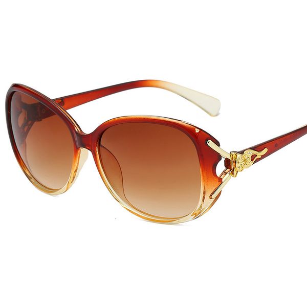 sunglasses vintage gradient frame women's retro metal decoration shades for female elegant glasses sun zonnebril dames 2021, White;black
sunglasses vintage gradient frame women's retro metal decoration shades for female elegant glasses sun zonnebril dames 2021, White;black