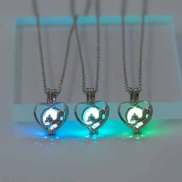 pendant necklaces 3 colors hollow heart shape glowing necklace alloy chain jewelry charm luminous for women men party gift, Silver
pendant necklaces 3 colors hollow heart shape glowing necklace alloy chain jewelry charm luminous for women men party gift, Silver