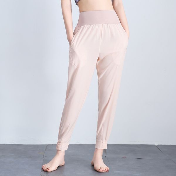 slim sportswear women's loose spring and summer quick drying korean student yoga pants show thin casual fitness pants, Black;white
slim sportswear women's loose spring and summer quick drying korean student yoga pants show thin casual fitness pants, Black;white