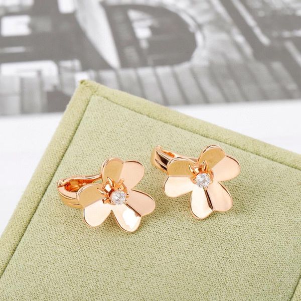 stud luxury high fashion brand 925 sterling silver fine jewelry flower earrings for women charms bijoux gift, Golden;silver
stud luxury high fashion brand 925 sterling silver fine jewelry flower earrings for women charms bijoux gift, Golden;silver