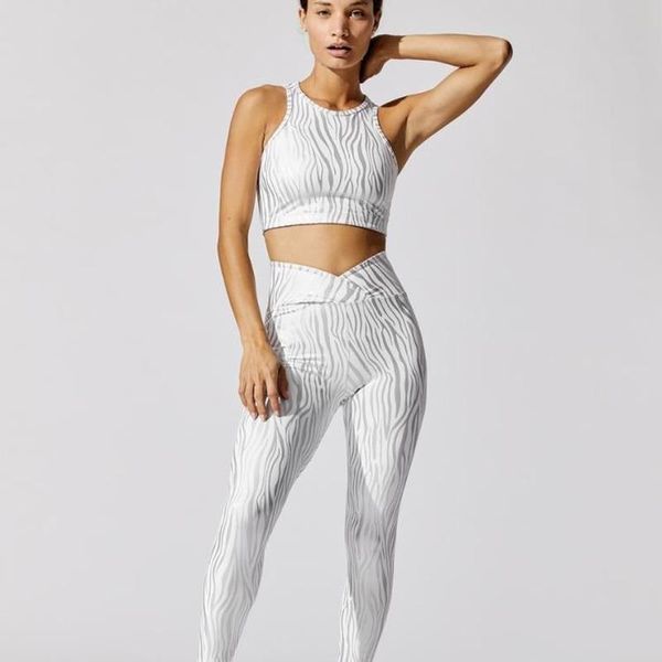 yoga outfit bronzing striped gym training set women sportwear workout clothes sport suit for fitness woman active wear
yoga outfit bronzing striped gym training set women sportwear workout clothes sport suit for fitness woman active wear