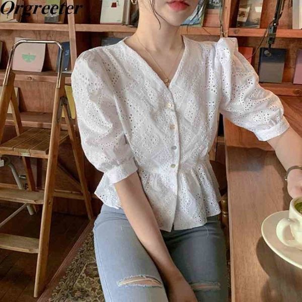 retro chic v-neck embroidery lace women blouse summer short sleeve single-breasted hollow out slim female white shirt 210525
retro chic v-neck embroidery lace women blouse summer short sleeve single-breasted hollow out slim female white shirt 210525