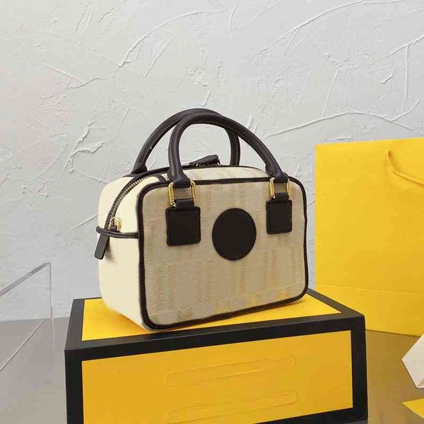 evening bags shoulder canvas purse cross body bag handbag fashion classic retro full letter zipper cowhide high-capacity flap wall
evening bags shoulder canvas purse cross body bag handbag fashion classic retro full letter zipper cowhide high-capacity flap wall