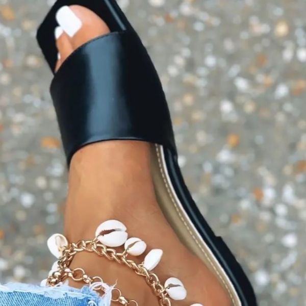 2021 summer new OL Style casual and comfortable All-match solid color outdoor Women slippers Plus size open toe commuter slipper, White
2021 summer new OL Style casual and comfortable All-match solid color outdoor Women slippers Plus size open toe commuter slipper, White