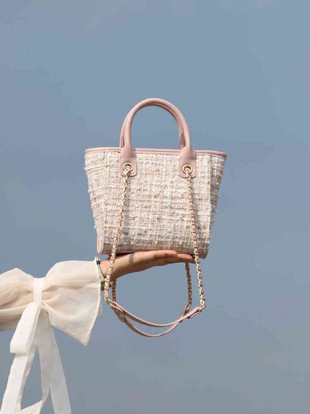 backpack pearl woolen niche woven portable small chain bag shoulder slung fashion handbag
backpack pearl woolen niche woven portable small chain bag shoulder slung fashion handbag