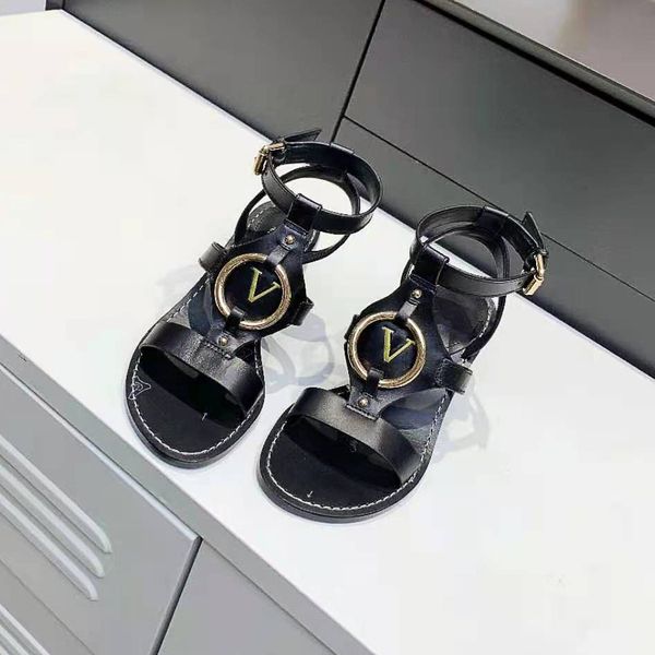 women leather metal decoration sandals t-strap sandal summer high heels rivets shoes ladies party shoes black brown with box
women leather metal decoration sandals t-strap sandal summer high heels rivets shoes ladies party shoes black brown with box