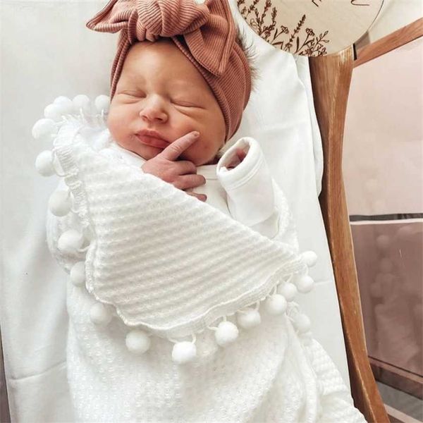 cotton baby waffle blanket with pure color tassels design soft born sleeping swaddle muslin 220209
cotton baby waffle blanket with pure color tassels design soft born sleeping swaddle muslin 220209