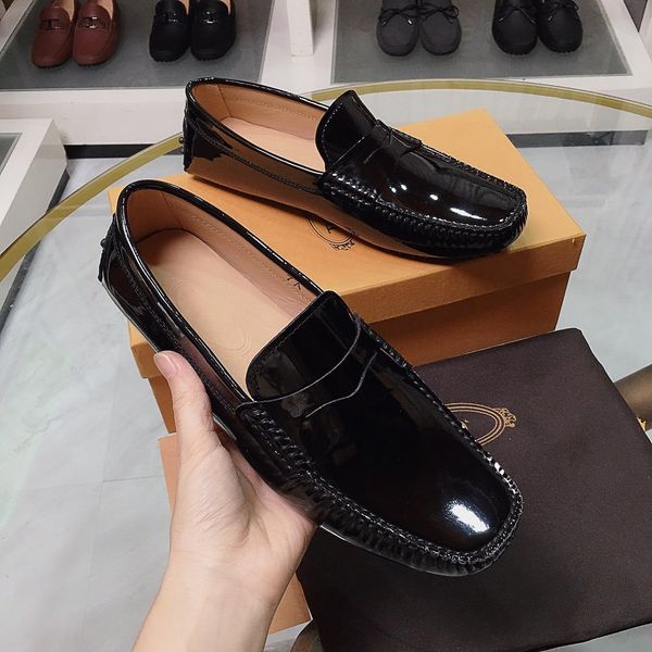 luxury designer shoes fashion trennd popular designer women shoes patent real leather low cut flat men casual sneakers 38-45, Black
luxury designer shoes fashion trennd popular designer women shoes patent real leather low cut flat men casual sneakers 38-45, Black
