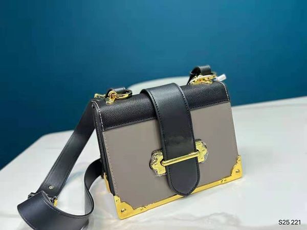 designer shoulder bag luxurys designers handbag women messenger bags crossbody pockets fashion purse pack lady shopping purses five colors
designer shoulder bag luxurys designers handbag women messenger bags crossbody pockets fashion purse pack lady shopping purses five colors