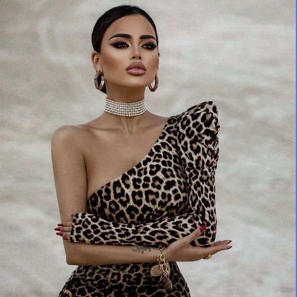 casual dresses 2021 summer bodycon leopard print one shoulder dress irregular tailoring long sleeve fashion ladies party, Black;gray
casual dresses 2021 summer bodycon leopard print one shoulder dress irregular tailoring long sleeve fashion ladies party, Black;gray