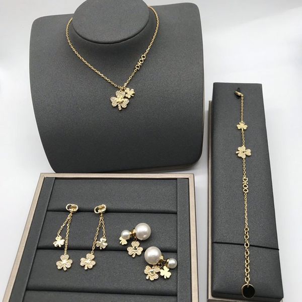 luxury jewelry new size pearl earrings diamond lucky grass necklace women's net red fashion bracelet, Golden
luxury jewelry new size pearl earrings diamond lucky grass necklace women's net red fashion bracelet, Golden