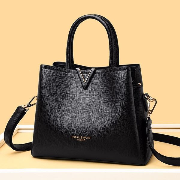 high sense new leather princess cool design one shoulder handbag 2021 fashion atmosphere three-layer women's bag
high sense new leather princess cool design one shoulder handbag 2021 fashion atmosphere three-layer women's bag