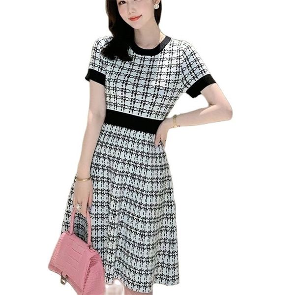 fashion dress ladies temperament waist slimming short skirt knitted a-line women's 210520, Black;gray
fashion dress ladies temperament waist slimming short skirt knitted a-line women's 210520, Black;gray