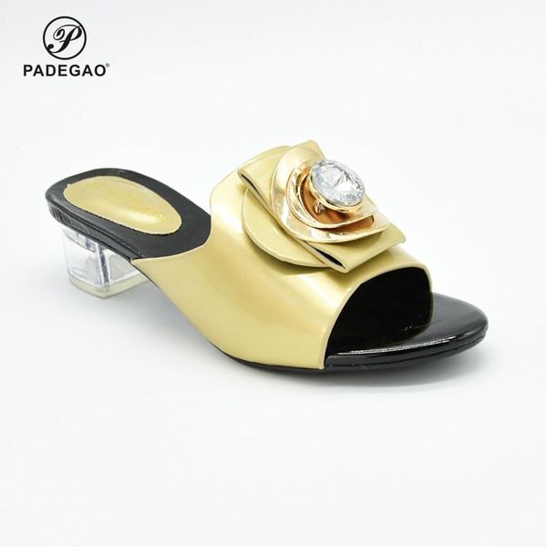 dress shoes 2021 golden color mature women latest african ladies pumps without bag set on stock, Black
dress shoes 2021 golden color mature women latest african ladies pumps without bag set on stock, Black