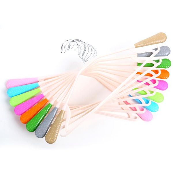 hangers & racks 41cm 20 pcs/lot quality plastic anti-skid shoulder seamless clothes dry-wet coat hanger with 360°flexible hook
hangers & racks 41cm 20 pcs/lot quality plastic anti-skid shoulder seamless clothes dry-wet coat hanger with 360°flexible hook