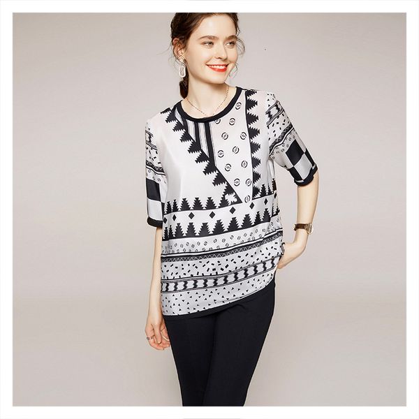 t shirts 2021 summer elegant temperament silk cardigan round neck loose t-shirt female, White
t shirts 2021 summer elegant temperament silk cardigan round neck loose t-shirt female, White