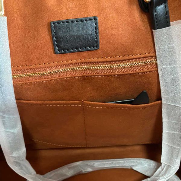 handbag branded crossbody mini luxurys bags designer tote bag shoulder_bag large white floret genuine leather letter two colors brown handl
handbag branded crossbody mini luxurys bags designer tote bag shoulder_bag large white floret genuine leather letter two colors brown handl