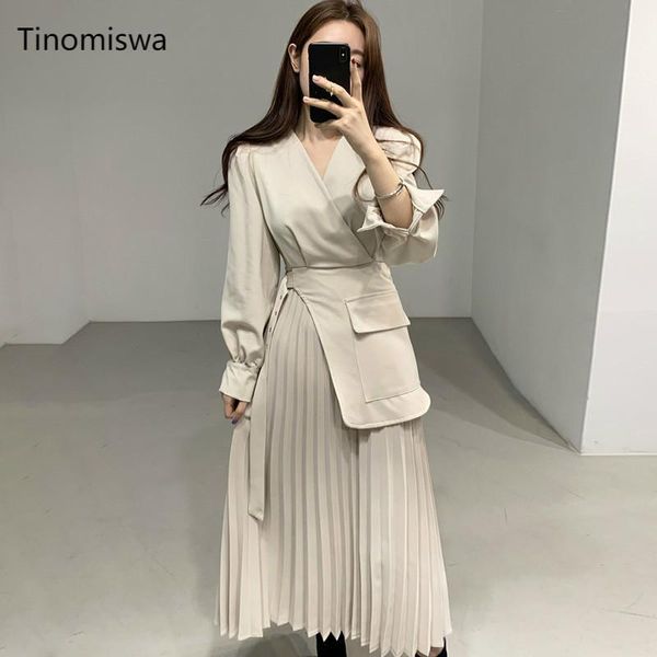 slim waist suit dresses fake two piece v neck long sleeve elegant temperament vestidos femme korean chic pleated dress women casual, Black;gray
slim waist suit dresses fake two piece v neck long sleeve elegant temperament vestidos femme korean chic pleated dress women casual, Black;gray