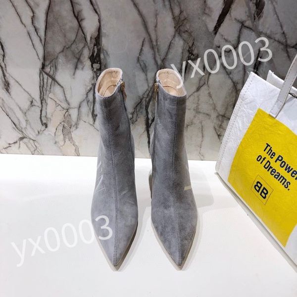 valentin fashion sneakers clear sole casual dad shoes men women platform paris vintage old crystal bottom triple-s designer sports, Black
valentin fashion sneakers clear sole casual dad shoes men women platform paris vintage old crystal bottom triple-s designer sports, Black